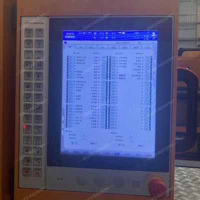 TUV Horizontal 200 Ton Injection Molding Machine With Robot Arm